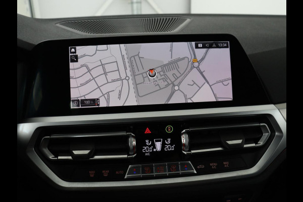 BMW 3-serie 320i Executive Edition | Sport Line | Trekhaak | Harman/Kardon | Sfeerverlichting | Carplay | Half leder | Live Cockpit | Parkeerhulp | Navigatie | Climate control | Full LED | Bluetooth | Cruise control