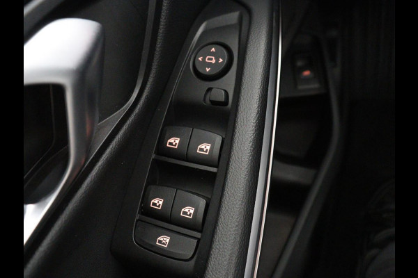 BMW 3-serie 320i Executive Edition | Sport Line | Trekhaak | Harman/Kardon | Sfeerverlichting | Carplay | Half leder | Live Cockpit | Parkeerhulp | Navigatie | Climate control | Full LED | Bluetooth | Cruise control