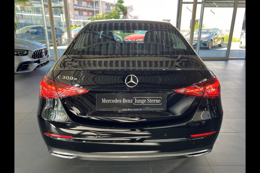Mercedes-Benz C-Klasse 300e AVANTGARDE ** LED, MEMORY, DODE HOEK, CAMERA, WINTER ** 1e EIG - Ex MB-AG - 3.898km (!)  ** ** INFORMEER OOK NAAR ONZE AANTREKKELIJKE FINANCIAL-LEASE TARIEVEN **