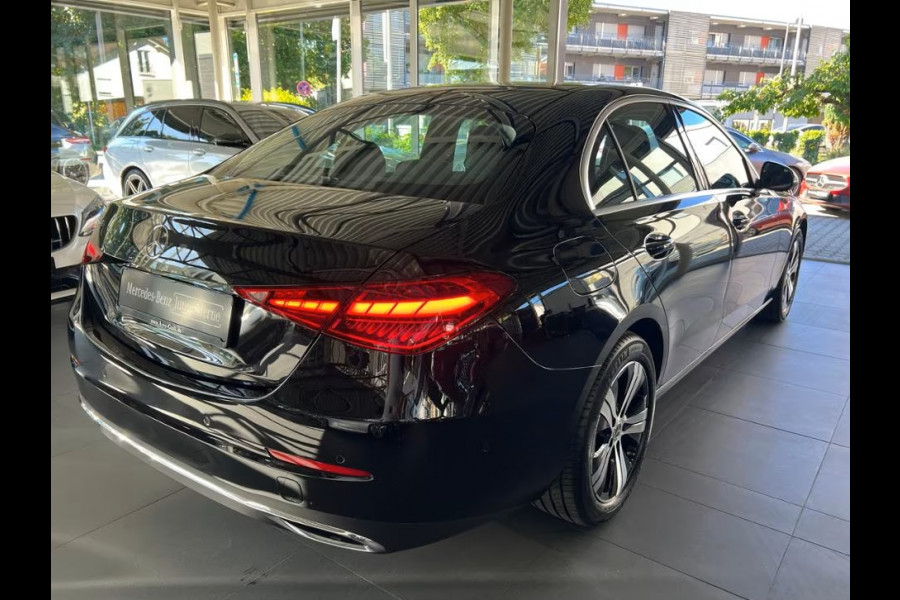 Mercedes-Benz C-Klasse 300e AVANTGARDE ** LED, MEMORY, DODE HOEK, CAMERA, WINTER ** 1e EIG - Ex MB-AG - 3.898km (!)  ** ** INFORMEER OOK NAAR ONZE AANTREKKELIJKE FINANCIAL-LEASE TARIEVEN **