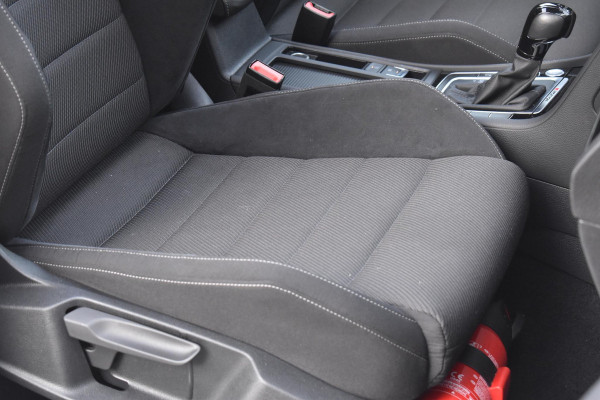 Volkswagen Golf 2.0 TSI 4Motion R Pano Akra Camera Dynaudio