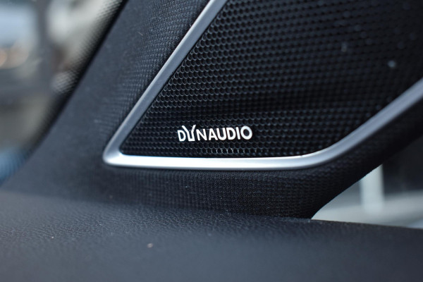 Volkswagen Golf 2.0 TSI 4Motion R Pano Akra Camera Dynaudio