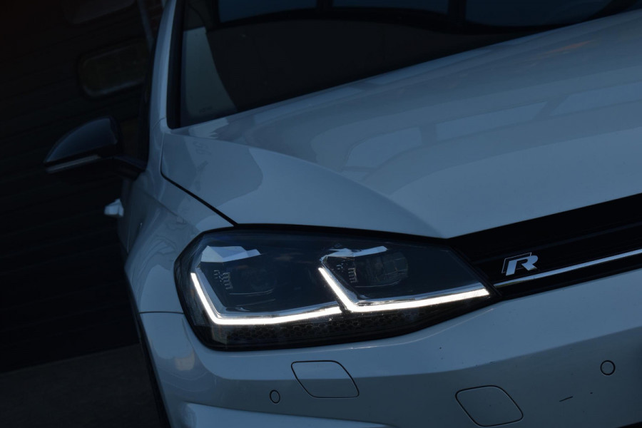 Volkswagen Golf 2.0 TSI 4Motion R Pano Akra Camera Dynaudio