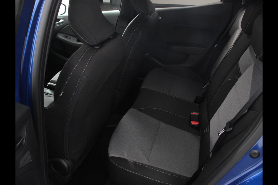 Mitsubishi Colt 1.6 HEV Automaat Intense Navigatie Apple Carplay/Android Auto Camera Climate Control Cruise Control Lichtmetalen velgen Extra Getint Glas Digitale Cockpit