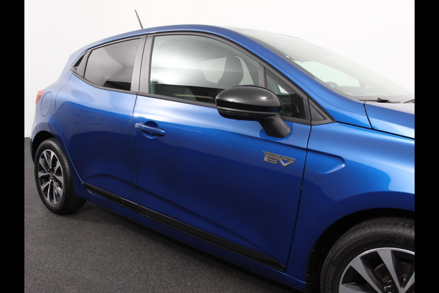 Mitsubishi Colt 1.6 HEV Automaat Intense Navigatie Apple Carplay/Android Auto Camera Climate Control Cruise Control Lichtmetalen velgen Extra Getint Glas Digitale Cockpit