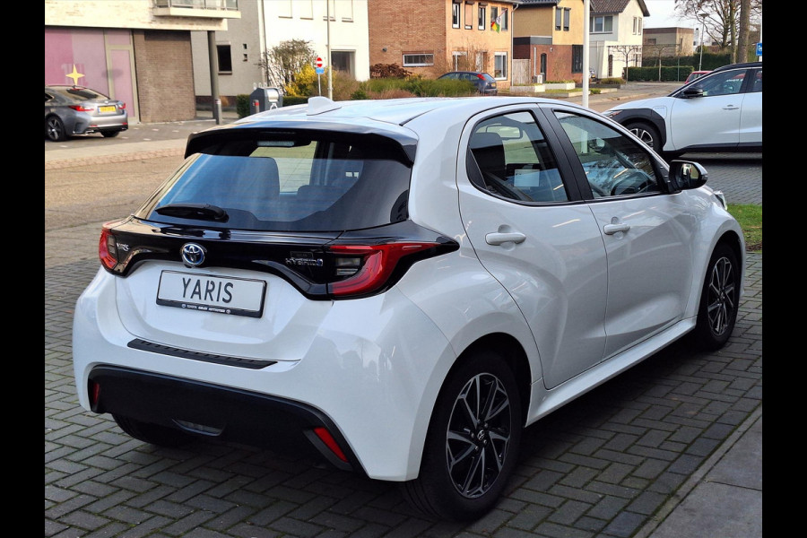 Toyota Yaris 1.5 Hybrid Dynamic Plus | Stoelverwarming, Keyless, Startknop, Apple CarPlay/Android Auto, Parkeercamera