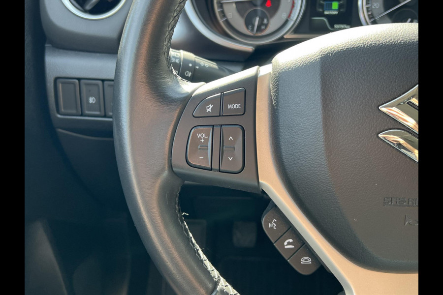 Suzuki Vitara 1.4 Boosterjet Smart Hybrid Select Two-Tone | Dodehoekherkenning, CarPlay, Camera, Stoelverwarming, 1500KG Trekgewicht