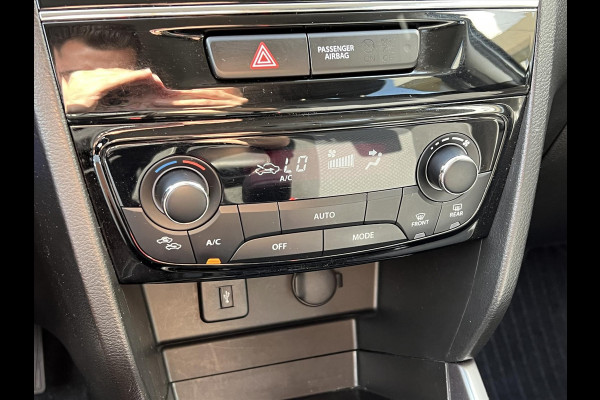 Suzuki Vitara 1.4 Boosterjet Smart Hybrid Select Two-Tone | Dodehoekherkenning, CarPlay, Camera, Stoelverwarming, 1500KG Trekgewicht
