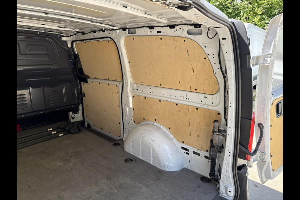 Mercedes-Benz Vito 114 1.9 CDI Automaat L2H1 MBUX Dakdragers LED Navigatie Climate Control Carplay Camera Parkeersensoren