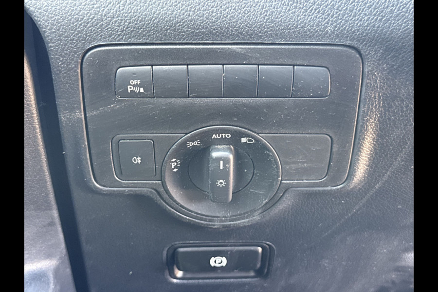 Mercedes-Benz Vito 114 1.9 CDI Automaat L2H1 MBUX Dakdragers LED Navigatie Climate Control Carplay Camera Parkeersensoren