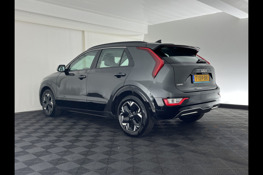 Kia Niro EV DynamicLine 64.8 kWh [3-Fase-11kW] {SoH-96%} (INCL-BTW) Aut. *LEATHER-FABRIC | ADAPTIVE-CRUISE | DIGI-COCKPIT | KEYLESS | CAMERA | DAB | COMFORTSEATS | SHIFTPADDLES | ECC | PDC | CARPLAY | AMBIENT-LIGHT | 17''ALU*