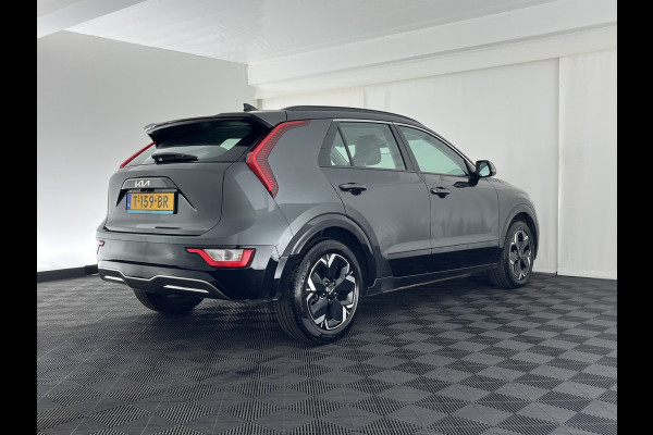 Kia Niro EV DynamicLine 64.8 kWh [3-Fase-11kW] {SoH-96%} (INCL-BTW) Aut. *LEATHER-FABRIC | ADAPTIVE-CRUISE | DIGI-COCKPIT | KEYLESS | CAMERA | DAB | COMFORTSEATS | SHIFTPADDLES | ECC | PDC | CARPLAY | AMBIENT-LIGHT | 17''ALU*