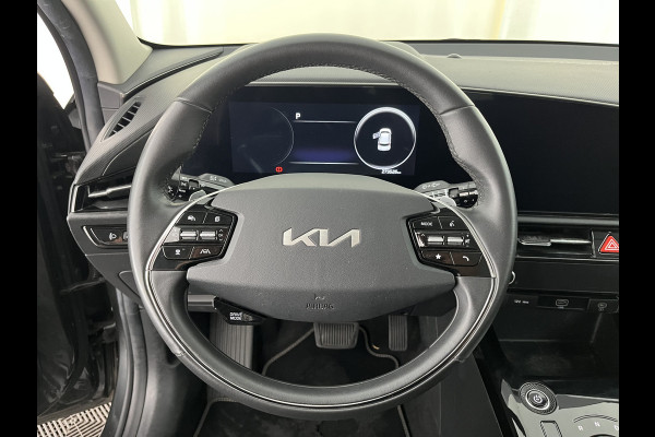 Kia Niro EV DynamicLine 64.8 kWh [3-Fase-11kW] {SoH-96%} (INCL-BTW) Aut. *LEATHER-FABRIC | ADAPTIVE-CRUISE | DIGI-COCKPIT | KEYLESS | CAMERA | DAB | COMFORTSEATS | SHIFTPADDLES | ECC | PDC | CARPLAY | AMBIENT-LIGHT | 17''ALU*