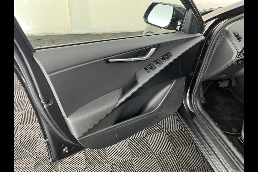 Kia Niro EV DynamicLine 64.8 kWh [3-Fase-11kW] {SoH-96%} (INCL-BTW) Aut. *LEATHER-FABRIC | ADAPTIVE-CRUISE | DIGI-COCKPIT | KEYLESS | CAMERA | DAB | COMFORTSEATS | SHIFTPADDLES | ECC | PDC | CARPLAY | AMBIENT-LIGHT | 17''ALU*