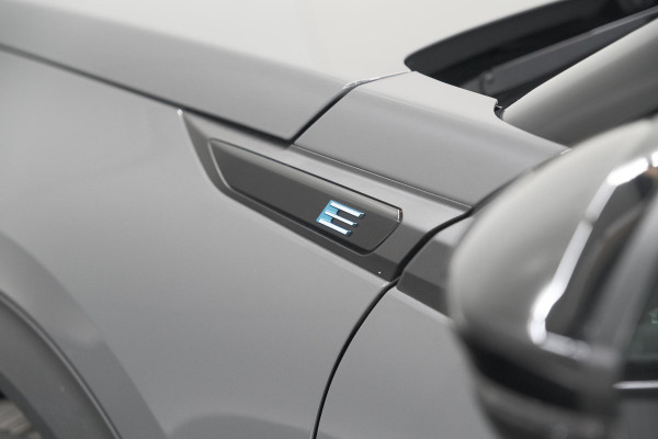 Peugeot e-2008 EV GT 50 kWh | 11 KW Laadfunctie | 360 Camera | Dodehoekdetectie | Apple Carplay | SOH=100%