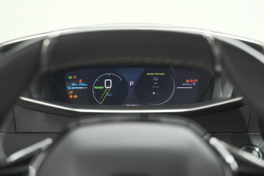 Peugeot e-2008 EV GT 50 kWh | 11 KW Laadfunctie | 360 Camera | Dodehoekdetectie | Apple Carplay | SOH=100%