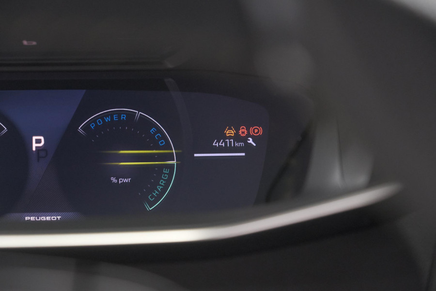 Peugeot e-2008 EV GT 50 kWh | 11 KW Laadfunctie | 360 Camera | Dodehoekdetectie | Apple Carplay | SOH=100%