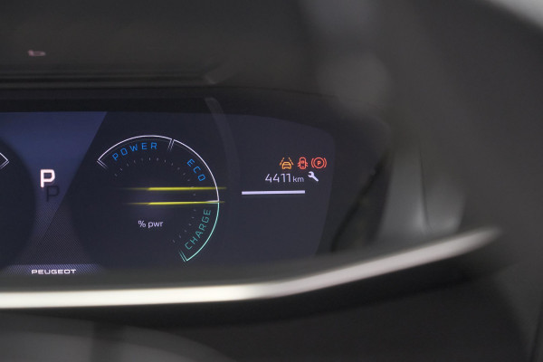 Peugeot e-2008 EV GT 50 kWh | 11 KW Laadfunctie | 360 Camera | Dodehoekdetectie | Apple Carplay | SOH=100%