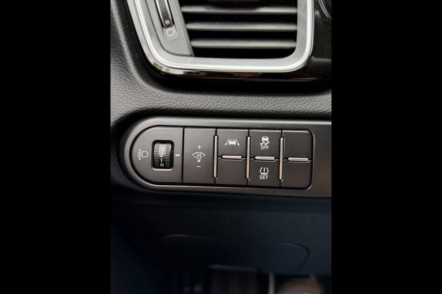 Kia Xceed 1.4T-GDi DynamicPlus - Navigatie / Apple CarPlay I Camera I LED I Sport pakket 1/2 Leer I 89.000 KM - Dealer onderhouden