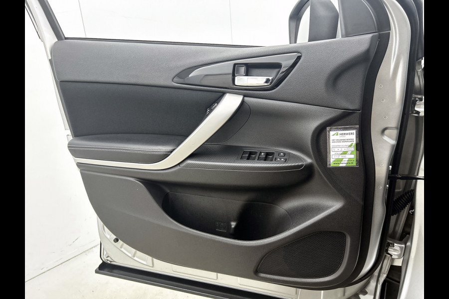 Mitsubishi Eclipse Cross 1.5 DI-T First Edition(NL-auto, Trekhaak, 360 Camera, StoelV, Navi, Lane Assist, Etc)