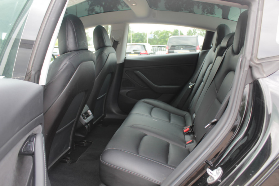 Tesla Model 3 Long Range AWD 75 kWh / Autopilot / Panoramadak / Camera / Premium Audio / 18'' / Leder / Stoel+Stuurverwarming / ACC