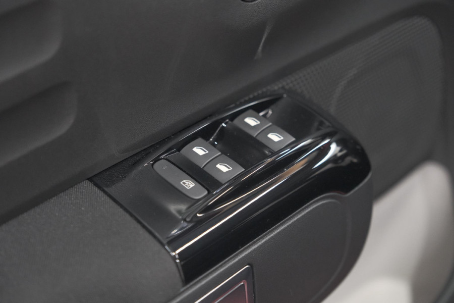 Citroën C3 PureTech 82 S&S Shine | Camera | Apple Carplay | Parkeersensoren | 16 Inch Velgen