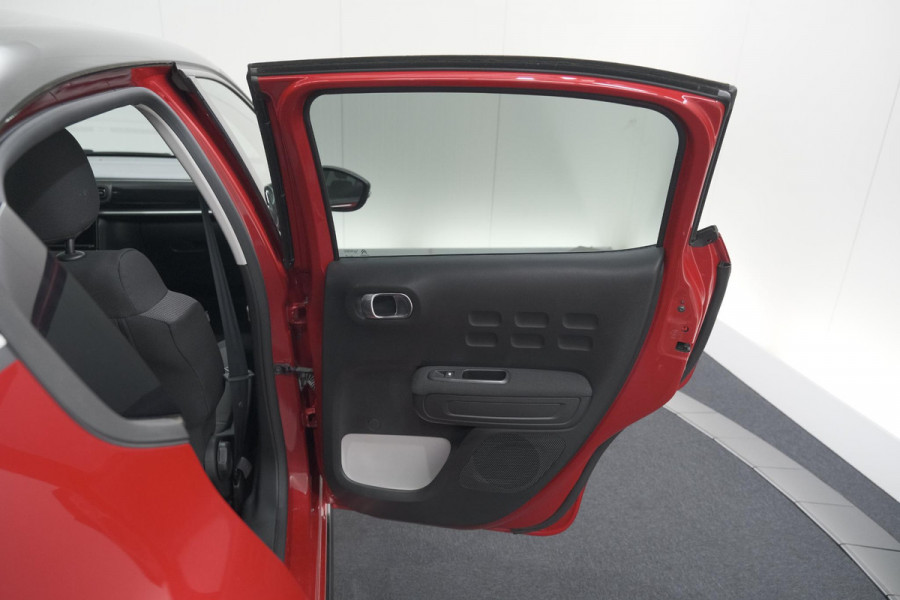 Citroën C3 PureTech 82 S&S Shine | Camera | Apple Carplay | Parkeersensoren | 16 Inch Velgen