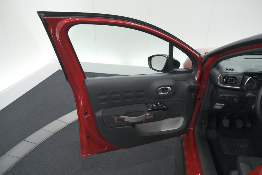 Citroën C3 PureTech 82 S&S Shine | Camera | Apple Carplay | Parkeersensoren | 16 Inch Velgen