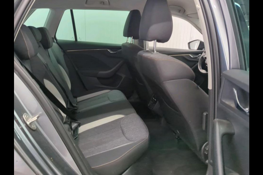 Škoda Kamiq 1.5 TSI 150Pk Automaat ACT Business Edition / Trekhaak / Pdc.+Camera / Airco-ecc./ Navigatie /