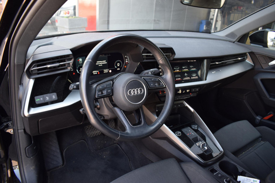 Audi A3 Limousine 30 TFSI Business edition | Apple CarPlay | Sportstoelen | Cruise