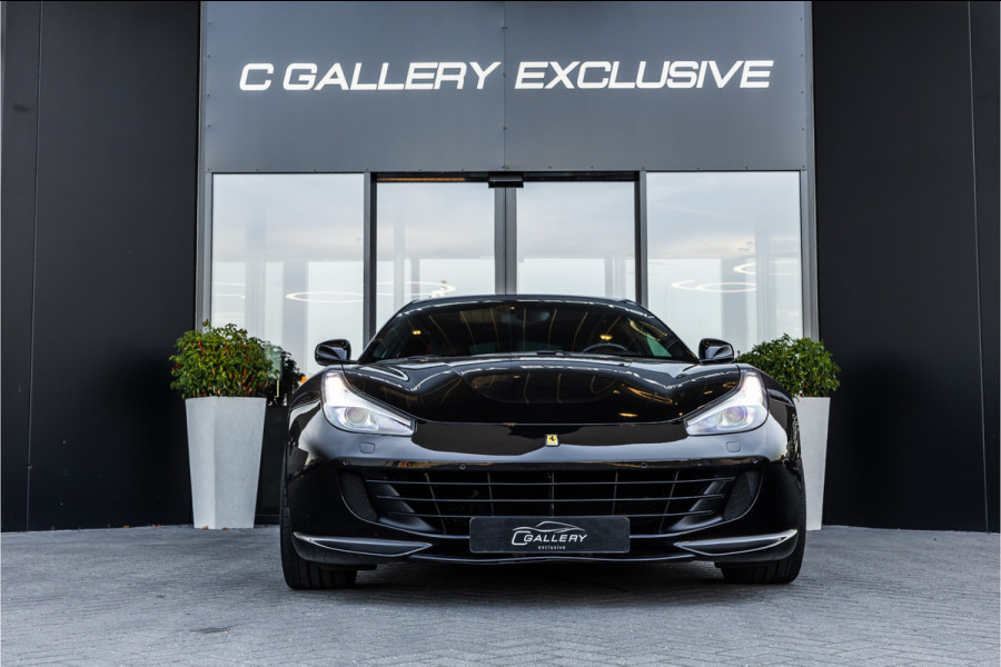 Ferrari GTC4Lusso 6.3 V12 - 4-zits l Lift l Passenger Display l Carbon l Panorama