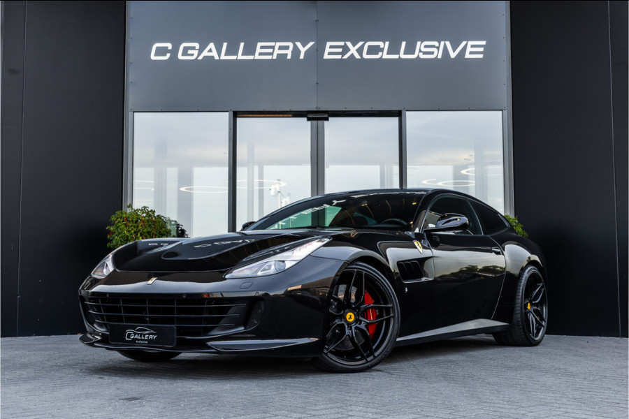 Ferrari GTC4Lusso 6.3 V12 - 4-zits l Lift l Passenger Display l Carbon l Panorama