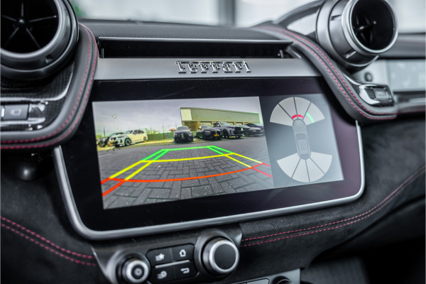 Ferrari GTC4Lusso 6.3 V12 - 4-zits l Lift l Passenger Display l Carbon l Panorama