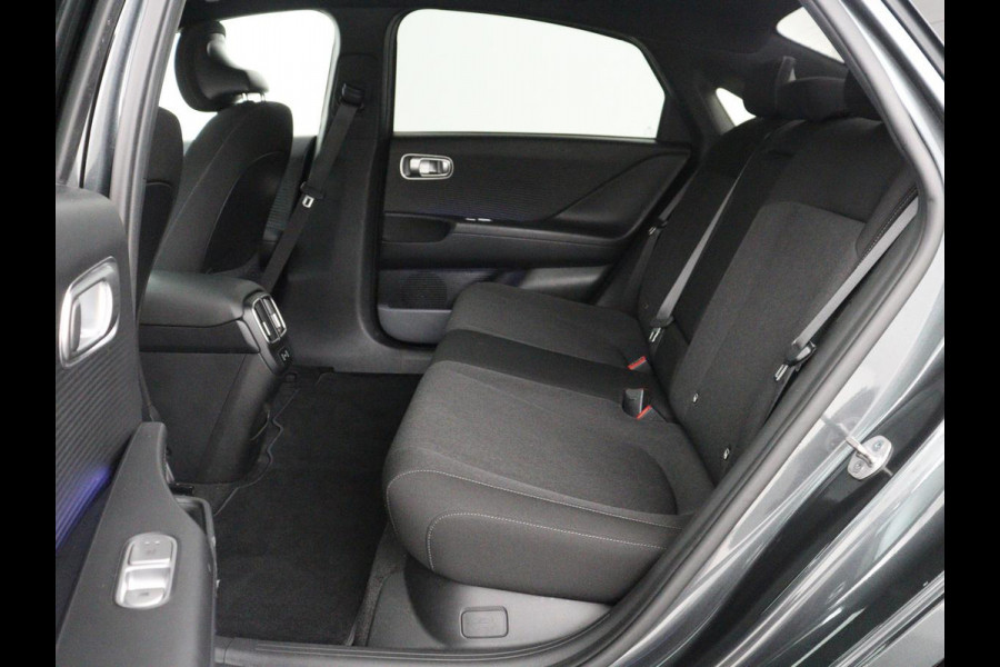 Hyundai IONIQ 6 Connect 77.4 kWh | SOH 94,7% | Warmtepomp | Head-Up | Stoelverwarming | Camera | Carplay | Standkachel | Adaptive cruise | Keyless | Navigatie | Achterbankverwarming | Full LED