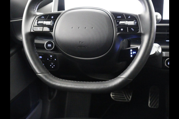 Hyundai IONIQ 6 Connect 77.4 kWh | SOH 94,7% | Warmtepomp | Head-Up | Stoelverwarming | Camera | Carplay | Standkachel | Adaptive cruise | Keyless | Navigatie | Achterbankverwarming | Full LED