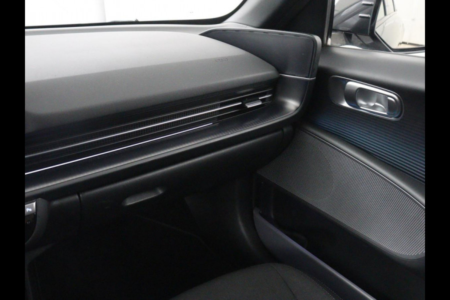 Hyundai IONIQ 6 Connect 77.4 kWh | SOH 94,7% | Warmtepomp | Head-Up | Stoelverwarming | Camera | Carplay | Standkachel | Adaptive cruise | Keyless | Navigatie | Achterbankverwarming | Full LED