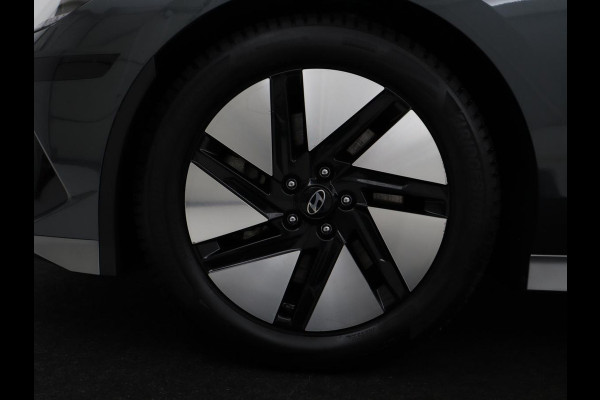Hyundai IONIQ 6 Connect 77.4 kWh | SOH 94,7% | Warmtepomp | Head-Up | Stoelverwarming | Camera | Carplay | Standkachel | Adaptive cruise | Keyless | Navigatie | Achterbankverwarming | Full LED