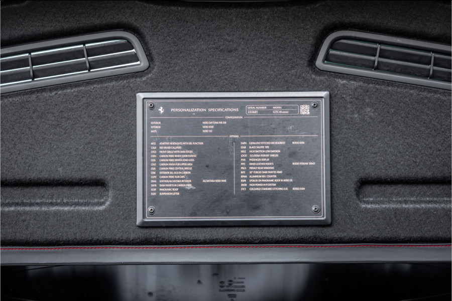 Ferrari GTC4Lusso 6.3 V12 - 4-zits l Lift l Passenger Display l Carbon l Panorama