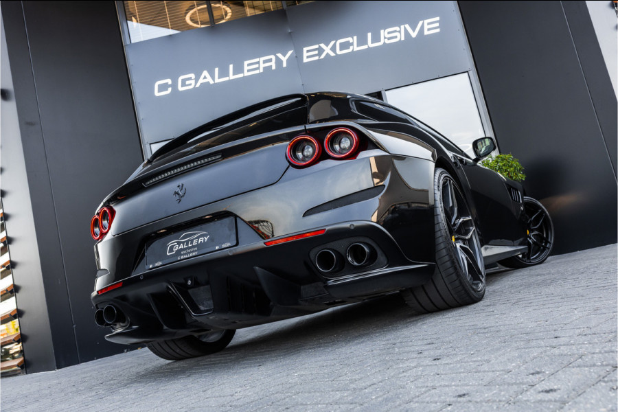 Ferrari GTC4Lusso 6.3 V12 - 4-zits l Lift l Passenger Display l Carbon l Panorama