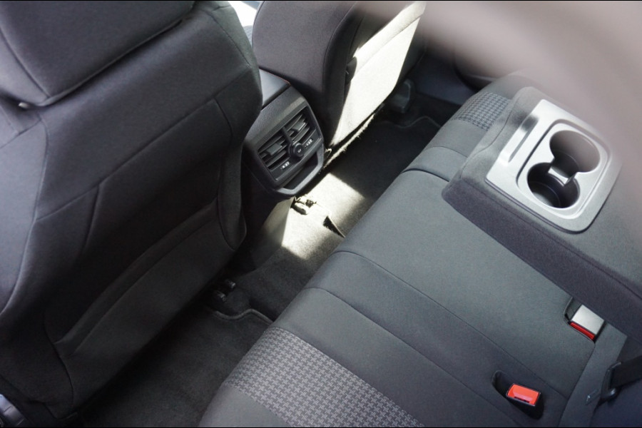 Peugeot 3008 131PK PureTech Bue Lease AUTOM. | AFN. TREKHAAK | HOGE ZIT