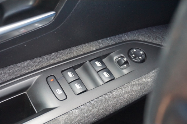 Peugeot 3008 131PK PureTech Bue Lease AUTOM. | AFN. TREKHAAK | HOGE ZIT