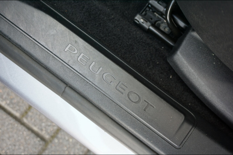 Peugeot 3008 131PK PureTech Bue Lease AUTOM. | AFN. TREKHAAK | HOGE ZIT