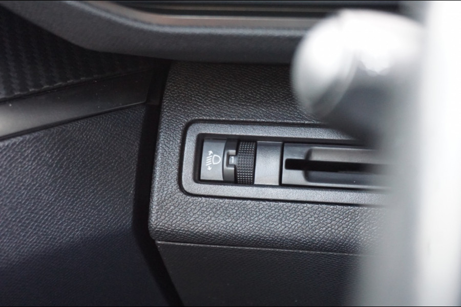 Peugeot 3008 131PK PureTech Bue Lease AUTOM. | AFN. TREKHAAK | HOGE ZIT