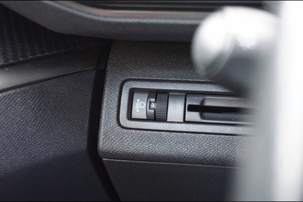 Peugeot 3008 131PK PureTech Bue Lease AUTOM. | AFN. TREKHAAK | HOGE ZIT