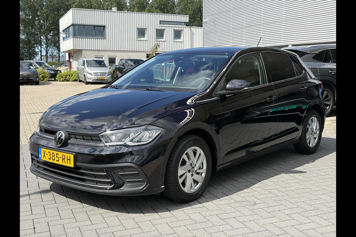 Volkswagen Polo 1.0 TSI Life Business | Adaptive cruise control | Privacy glass | Stoelverwarming | Camera