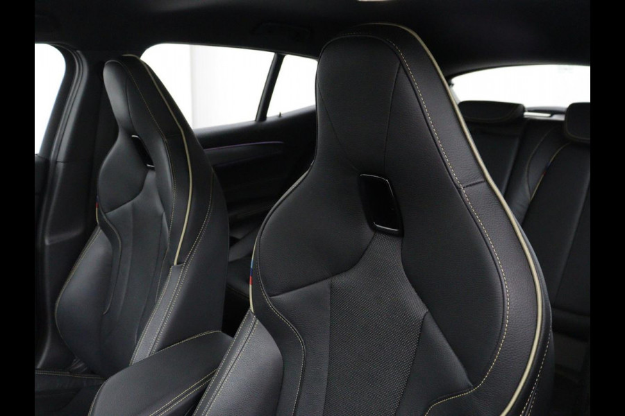 BMW X2 xDrive25e Goldplay Edition | SOH 82,1% | M Sport | Leder | Head-Up | Sportstoelen | 19'' velgen | Sfeerverlichting | Camera | Stoelverwarming | Navigatie | Full LED | Keyless | DAB | Park Assist | Memory | PHEV | Plug In