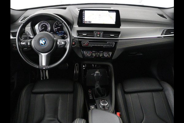 BMW X2 xDrive25e Goldplay Edition | SOH 82,1% | M Sport | Leder | Head-Up | Sportstoelen | 19'' velgen | Sfeerverlichting | Camera | Stoelverwarming | Navigatie | Full LED | Keyless | DAB | Park Assist | Memory | PHEV | Plug In