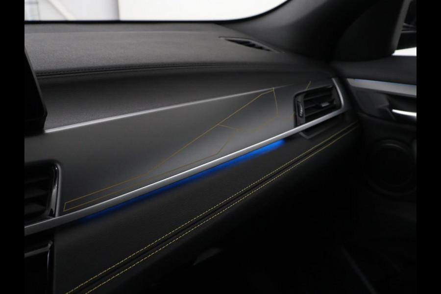 BMW X2 xDrive25e Goldplay Edition | SOH 82,1% | M Sport | Leder | Head-Up | Sportstoelen | 19'' velgen | Sfeerverlichting | Camera | Stoelverwarming | Navigatie | Full LED | Keyless | DAB | Park Assist | Memory | PHEV | Plug In