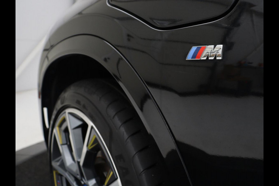 BMW X2 xDrive25e Goldplay Edition | SOH 82,1% | M Sport | Leder | Head-Up | Sportstoelen | 19'' velgen | Sfeerverlichting | Camera | Stoelverwarming | Navigatie | Full LED | Keyless | DAB | Park Assist | Memory | PHEV | Plug In