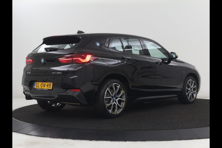 BMW X2 xDrive25e Goldplay Edition | SOH 82,1% | M Sport | Leder | Head-Up | Sportstoelen | 19'' velgen | Sfeerverlichting | Camera | Stoelverwarming | Navigatie | Full LED | Keyless | DAB | Park Assist | Memory | PHEV | Plug In